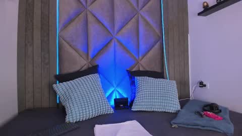 B R I A  online show from September 23, 2025, 2:36 am