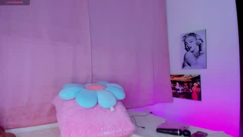 briana11_ online show from November 26, 2025, 5:41 am