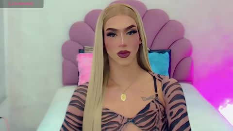 BRIANA online show from February 18, 2025, 1:43 am