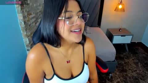 BRIANA online show from November 6, 2025, 3:40 am