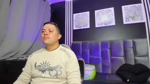 brianhot_fire online show from November 30, 2025, 3:21 am