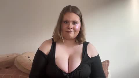 Brianna online show from November 14, 2025, 8:02 am