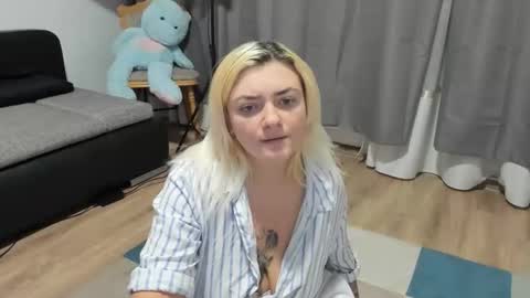 BriaShine online show from December 15, 2025, 5:50 pm