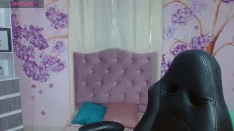 Snapshot of briathomas chatting on March 11, 2025, 12:50 pm DAYANNA online show from March 11, 2025, 12:50 pm