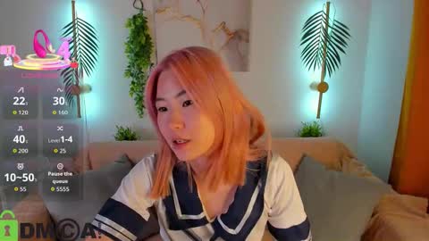 Snapshot of bridgetbottrel chatting on October 17, 2025, 8:28 am Bridget online show from October 17, 2025, 8:28 am