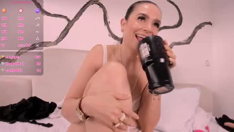 Snapshot of bridgetrodriguez chatting on February 22, 2025, 8:42 pm online show from February 22, 2025, 8:42 pm