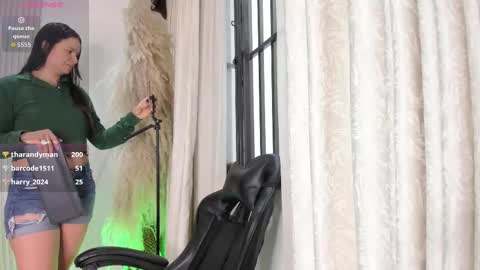 Snapshot of bridgetrodriguez chatting on September 17, 2025, 11:34 am online show from September 17, 2025, 11:34 am