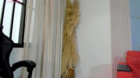 Snapshot of bridgetrodriguez chatting on October 8, 2025, 12:14 pm online show from October 8, 2025, 12:14 pm