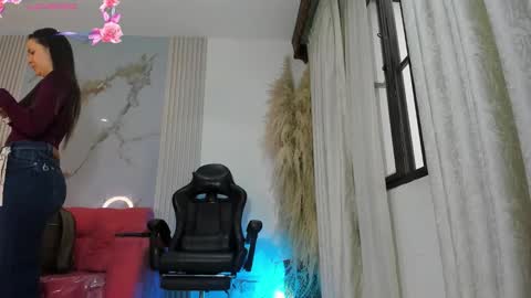 Snapshot of bridgetrodriguez chatting on October 11, 2025, 11:53 am online show from October 11, 2025, 11:53 am