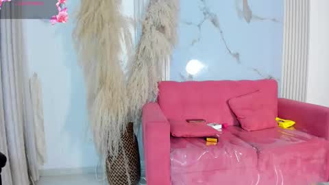 Snapshot of bridgetrodriguez chatting on October 14, 2025, 12:06 pm online show from October 14, 2025, 12:06 pm