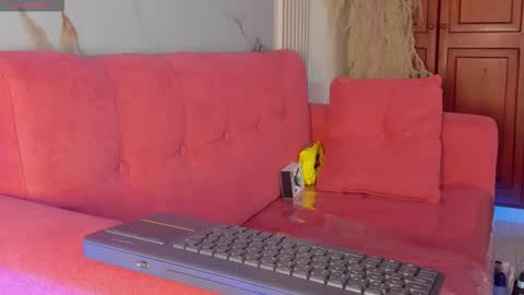 Snapshot of bridgetrodriguez chatting on October 24, 2025, 12:34 pm online show from October 24, 2025, 12:34 pm