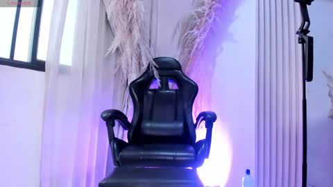 Snapshot of bridgetrodriguez chatting on November 14, 2025, 12:37 pm online show from November 14, 2025, 12:37 pm