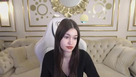 Snapshot of bright_diamonds_054 chatting on February 14, 2025, 6:29 pm Diamonds Girls online show from February 14, 2025, 6:29 pm