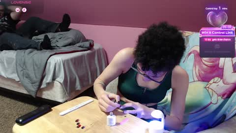 Snapshot of bright_pink_strawberry chatting on January 20, 2025, 10:26 pm Strawberry online show from January 20, 2025, 10:26 pm