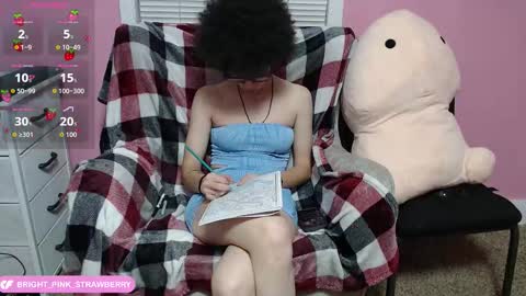 Snapshot of bright_pink_strawberry chatting on December 4, 2025, 12:42 am Strawberry online show from December 4, 2025, 12:42 am