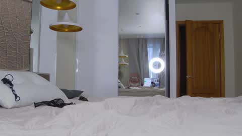 Snapshot of brightrays__ chatting on January 12, 2025, 6:39 am Amina Adelina online show from January 12, 2025, 6:39 am