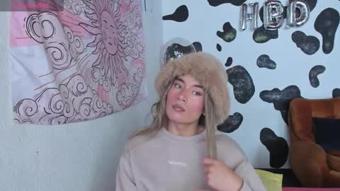 Snapshot of brihanna_cooper chatting on November 24, 2025, 1:44 pm bri online show from November 24, 2025, 1:44 pm