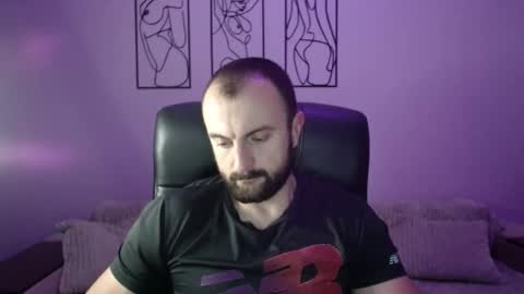 brindlefly69 online show from November 12, 2025, 12:16 pm