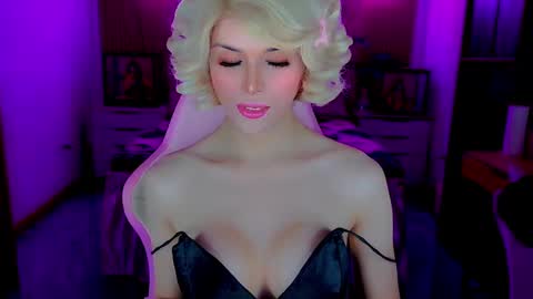 brionatop online show from October 29, 2025, 12:02 am