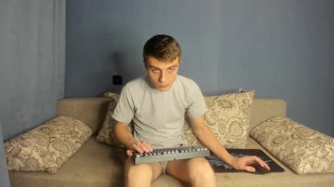 Snapshot of bristlebback chatting on October 18, 2025, 4:19 pm bristlebback online show from October 18, 2025, 4:19 pm