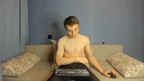 Snapshot of bristlebback chatting on November 9, 2025, 3:32 pm bristlebback online show from November 9, 2025, 3:32 pm