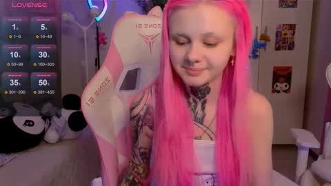 Snapshot of britney_lynch chatting on October 22, 2025, 5:30 am Britney online show from October 22, 2025, 5:30 am