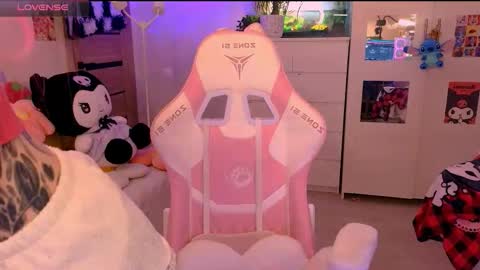 Snapshot of britney_lynch chatting on October 24, 2025, 10:33 am Britney online show from October 24, 2025, 10:33 am