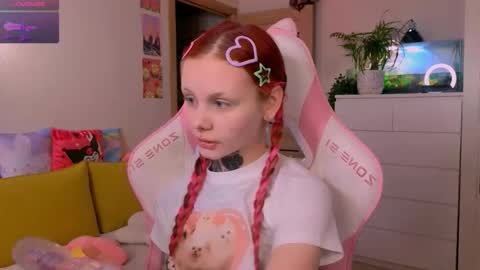 Snapshot of britney_lynch chatting on November 13, 2025, 7:24 pm Britney online show from November 13, 2025, 7:24 pm