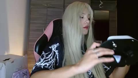 maru miaw   Please help me to reach 100 thumbs up online show from November 20, 2025, 11:26 pm