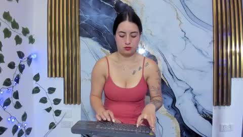 brittanyy20 online show from November 22, 2025, 7:51 am