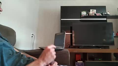 Snapshot of brocklow chatting on December 13, 2024, 6:16 pm Derek Richard online show from December 13, 2024, 6:16 pm