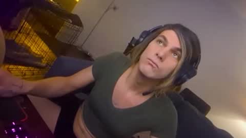 Snapshot of brookiebabyyyx3 chatting on February 8, 2025, 9:13 am brooke online show from February 8, 2025, 9:13 am