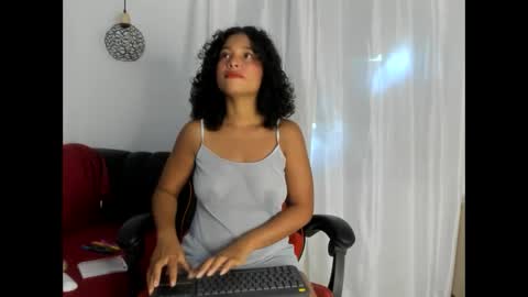 Snapshot of brownvelvet_ chatting on November 15, 2025, 4:47 pm brownvelvet_ online show from November 15, 2025, 4:47 pm