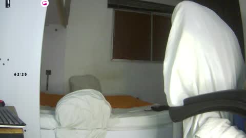 Bruce online show from November 5, 2025, 8:36 am