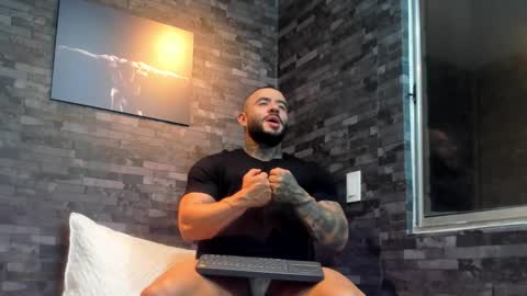 brucedallas online show from December 2, 2025, 12:05 am