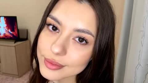 Snapshot of brunalamarra chatting on October 18, 2025, 1:34 pm Lina online show from October 18, 2025, 1:34 pm