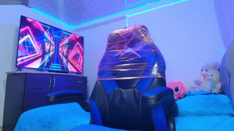 BRYAM INDEPENDENT MODEL online show from January 4, 2025, 4:12 am