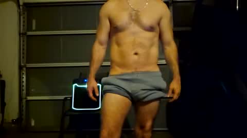 buckwildbrad37 online show from December 12, 2024, 7:52 am