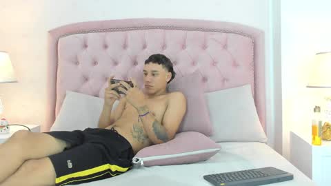 Snapshot of buda_and_cataleya_ chatting on January 11, 2025, 11:13 pm Buda y Cataleya online show from January 11, 2025, 11:13 pm