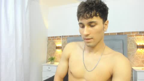 Snapshot of buddy_whitte chatting on January 29, 2025, 5:35 pm Buddy Whitte online show from January 29, 2025, 5:35 pm