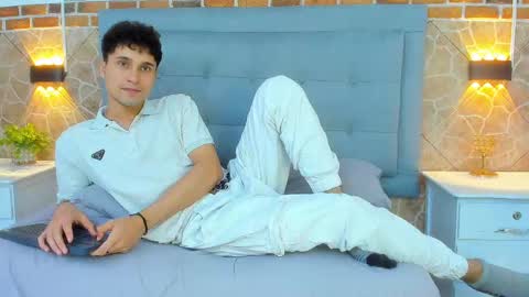 Snapshot of buddy_whitte chatting on March 10, 2025, 5:39 pm Buddy Whitte online show from March 10, 2025, 5:39 pm