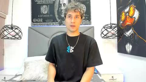 Snapshot of buddy_whitte chatting on October 24, 2025, 12:12 pm Buddy Whitte online show from October 24, 2025, 12:12 pm