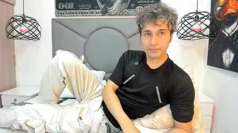 Snapshot of buddy_whitte chatting on November 4, 2025, 12:04 pm Buddy Whitte online show from November 4, 2025, 12:04 pm