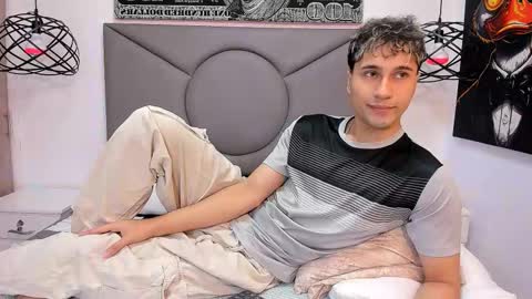 Snapshot of buddy_whitte chatting on November 10, 2025, 11:42 am Buddy Whitte online show from November 10, 2025, 11:42 am