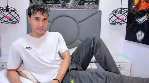 Snapshot of buddy_whitte chatting on November 12, 2025, 11:54 am Buddy Whitte online show from November 12, 2025, 11:54 am