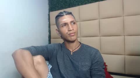 Snapshot of bull_cam chatting on September 12, 2025, 5:46 pm bull_cam online show from September 12, 2025, 5:46 pm