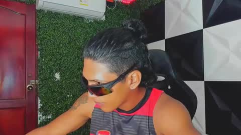 Snapshot of bull_cam chatting on September 29, 2025, 6:35 pm bull_cam online show from September 29, 2025, 6:35 pm