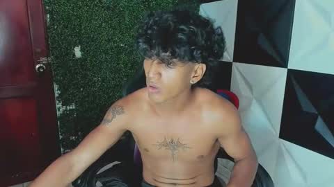 Snapshot of bull_cam chatting on October 7, 2025, 6:16 pm bull_cam online show from October 7, 2025, 6:16 pm