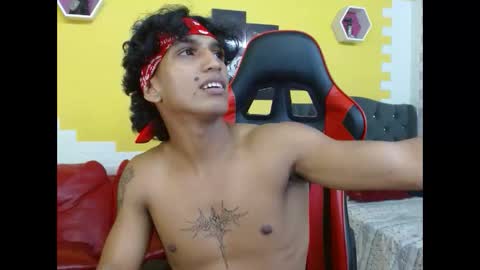 Snapshot of bull_cam chatting on October 16, 2025, 8:10 pm bull_cam online show from October 16, 2025, 8:10 pm