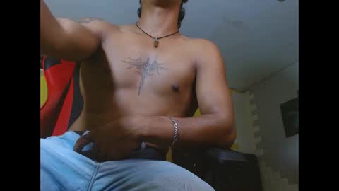 Snapshot of bull_cam chatting on October 23, 2025, 3:00 pm bull_cam online show from October 23, 2025, 3:00 pm